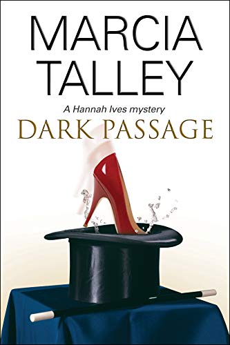 Dark Passage (The Hannah Ives Mysteries Book 12) (English Edition)