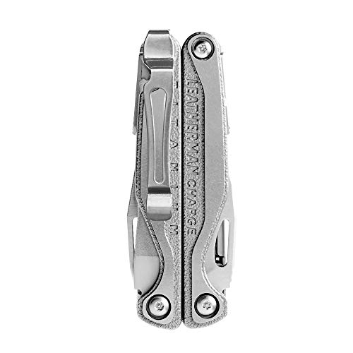 Leatherman Charge Plus TTi - Multiherramienta de titanio con bloqueo incluyendo navajas, alicates, sierra y destornillador, herramienta de camping y de pesca, hecha en los EE.UU., en acero inoxidable