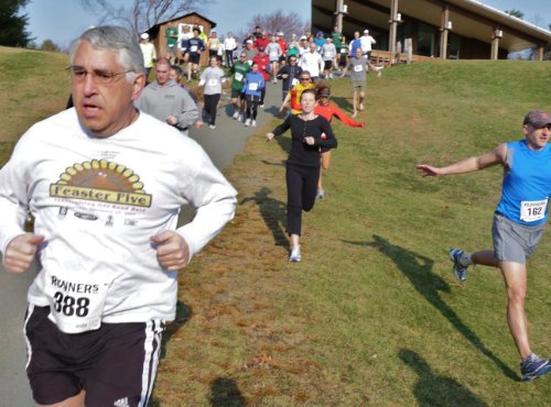 Run with Ken--Barefoot!--at the Olde Salem Green XC Race (2010) (English Edition)