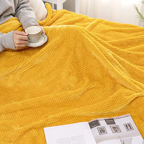 MIULEE Manta Blanket Franela para Sófas Mantas de Terciopelo Diseño Granulado para Siesta Suave Grande Cálida para Cama Felpa para Mascota Cama Habitacion Dormitorio 1 Pieza 150x200cm Dorado