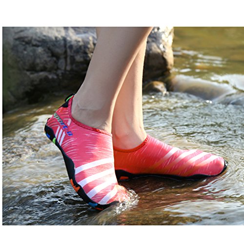 Saguaro Zapatos de Agua Zapatillas de Playa Verano Barefoot Escarpines Antideslizante Calzado de Surf para Hombre Mujer,Raya Rosa 44