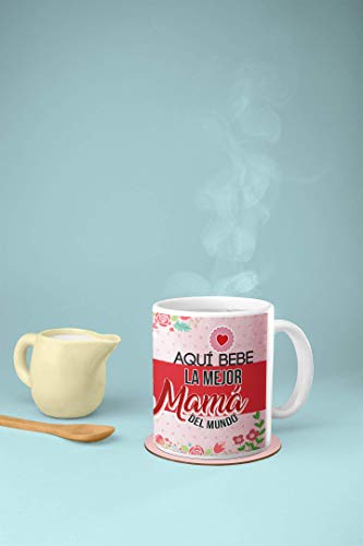 Taza Desayuno Personalizada para Regalo día de la Madre.-Aquí Bebe la Mejor Mama del Mundo.- Regalo Original para Mujeres con Frase.350 ml. (Madre Morena)