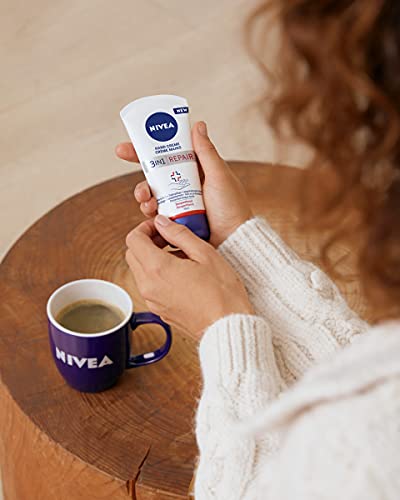 NIVEA Crema de Manos Reparadora 3 en 1 (1 x 100 ml), crema calmante para manos agrietadas y muy secas, crema hidratante para conseguir unas manos suaves